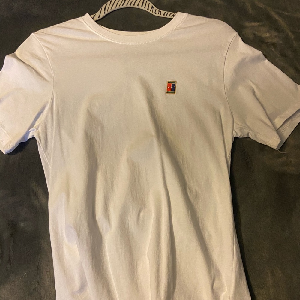 Men’s White Nike Shirt